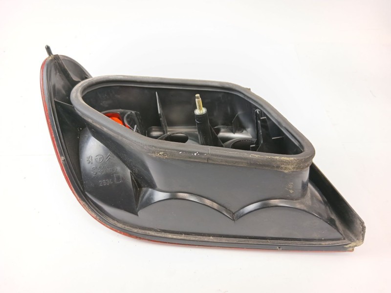 Recambio de piloto trasero derecho para citroën xsara (n1) 1.9 d referencia OEM IAM 2534D  