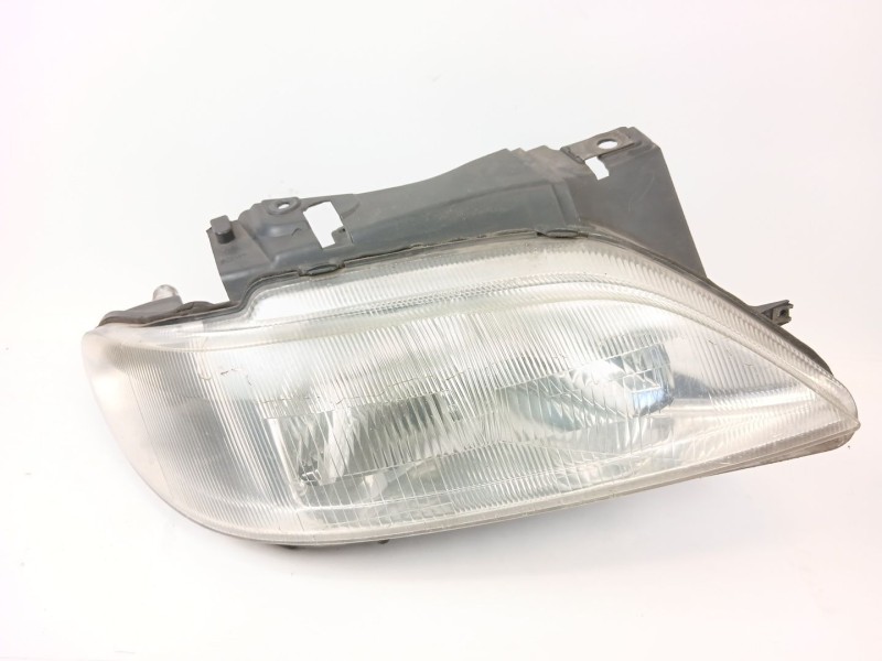 Recambio de faro derecho para citroën xsara (n1) 1.9 d referencia OEM IAM 37540748D  