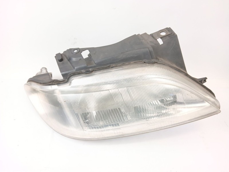 Recambio de faro derecho para citroën xsara (n1) 1.9 d referencia OEM IAM 37540748D  