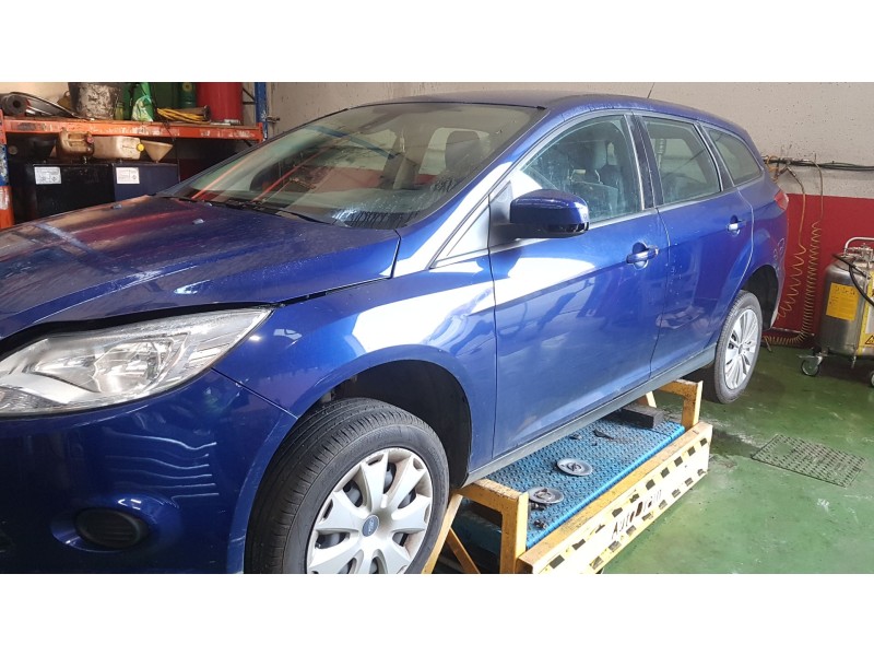 ford focus iii sedán del año 2014