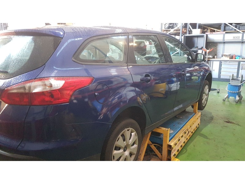 ford focus iii sedán del año 2014