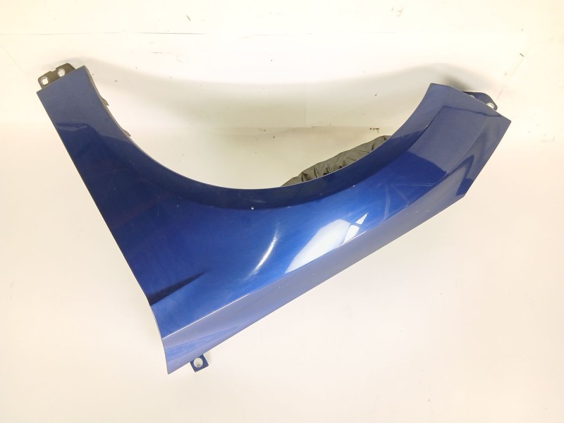 Recambio de aleta delantera izquierda para ford focus iii sedán 1.6 tdci referencia OEM IAM   