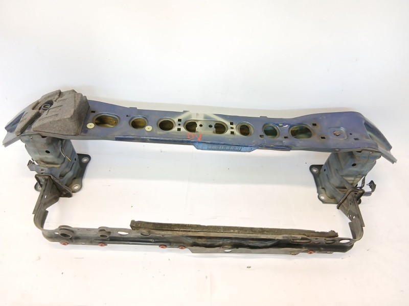 Recambio de refuerzo paragolpes delantero para ford focus iii sedán 1.6 tdci referencia OEM IAM   