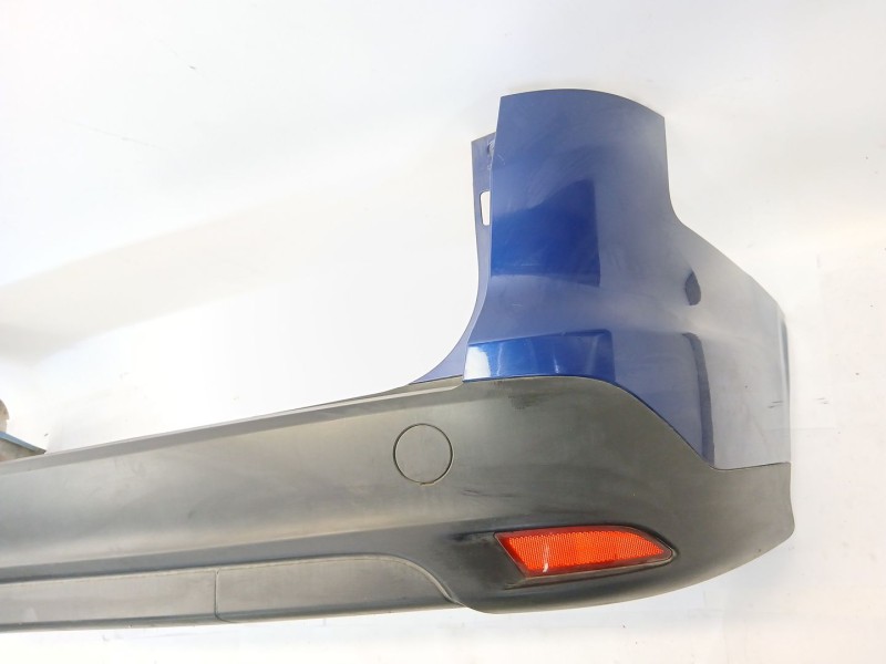 Recambio de paragolpes trasero para ford focus iii sedán 1.6 tdci referencia OEM IAM   