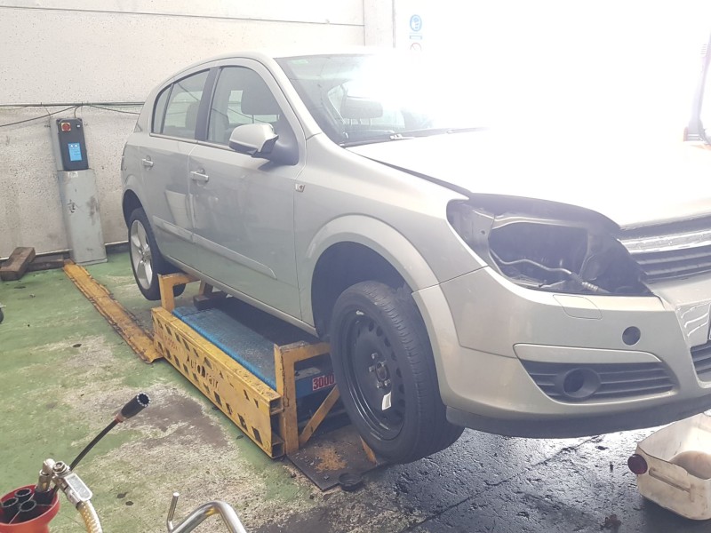 opel astra h (a04) del año 2005