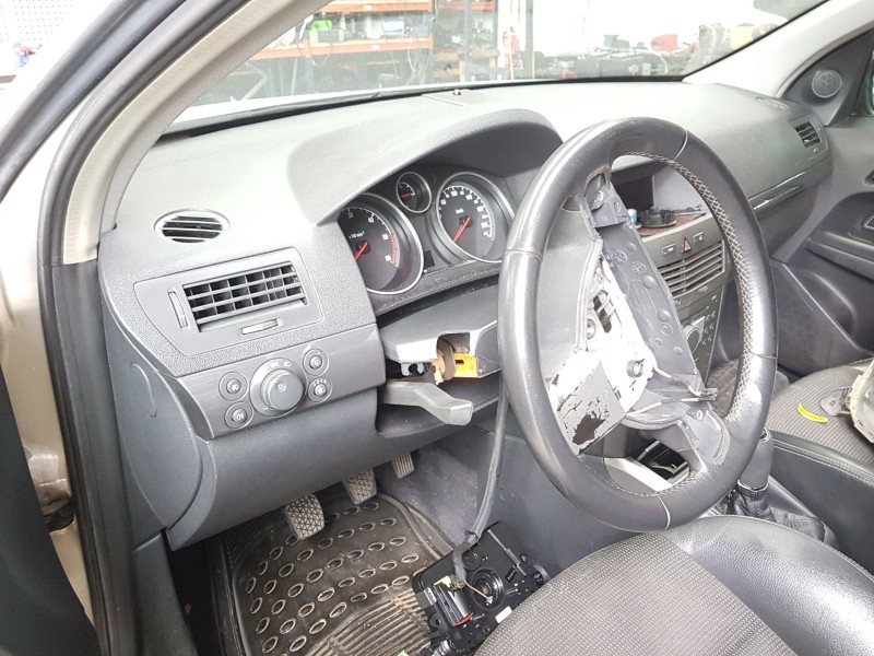 opel astra h (a04) del año 2005