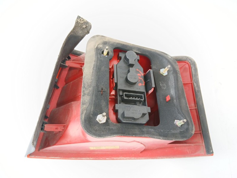 Recambio de piloto trasero izquierdo para audi allroad quattro (4b5) 2.5 tdi (132kw) referencia OEM IAM 4B9945095  