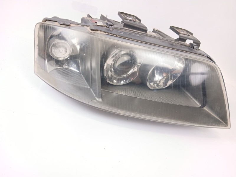 Recambio de faro derecho para audi allroad quattro (4b5) 2.5 tdi (132kw) referencia OEM IAM 14847400  