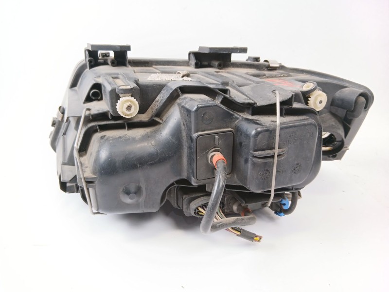 Recambio de faro derecho para audi allroad quattro (4b5) 2.5 tdi (132kw) referencia OEM IAM 14847400  