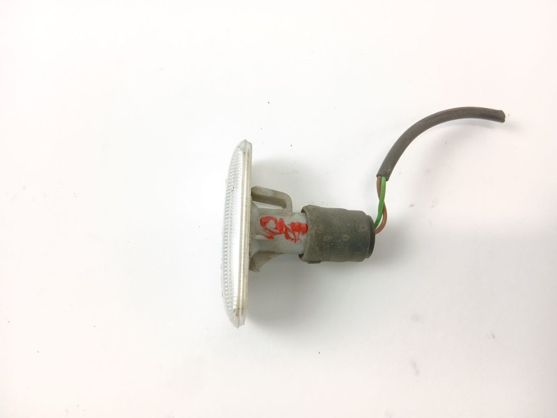 Recambio de piloto lateral izquierdo para audi allroad quattro (4b5) 2.5 tdi (132kw) referencia OEM IAM   