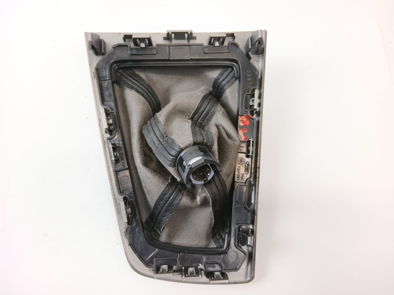 Recambio de guarnecidos palanca cambio para ford focus iii sedán 1.6 tdci referencia OEM IAM BM51A045B79  