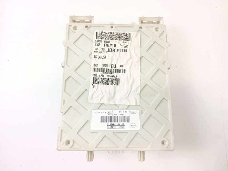 Recambio de caja reles / fusibles para ford focus iii sedán 1.6 tdci referencia OEM IAM EM5T14014  