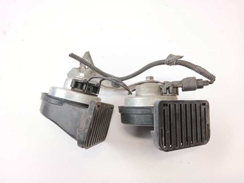 Recambio de claxon para ford focus iii sedán 1.6 tdci referencia OEM IAM   