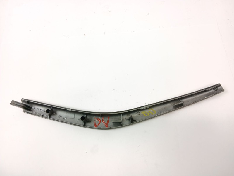 Recambio de moldura para ford focus iii sedán 1.6 tdci referencia OEM IAM bm51a24184  