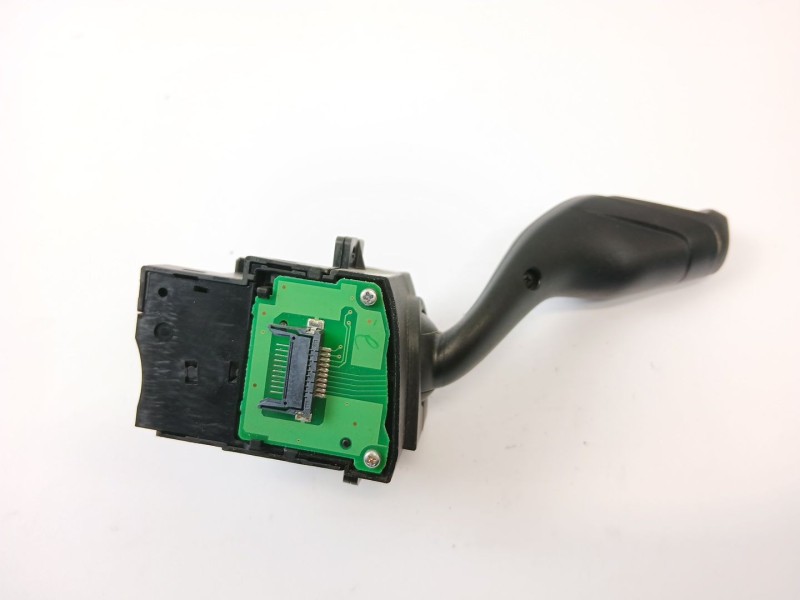 Recambio de mando intermitentes para ford focus iii sedán 1.6 tdci referencia OEM IAM AV6T13335AD  