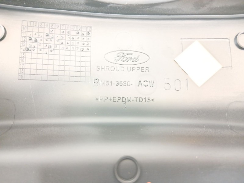 Recambio de moldura para ford focus iii sedán 1.6 tdci referencia OEM IAM BM513530  