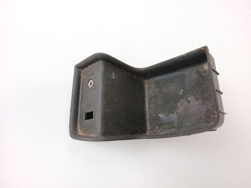 Recambio de moldura para ford focus iii sedán 1.6 tdci referencia OEM IAM BM51A045L70  