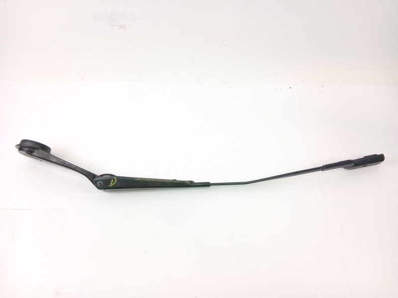 Recambio de brazo limpia delantero derecho para ford focus iii sedán 1.6 tdci referencia OEM IAM   
