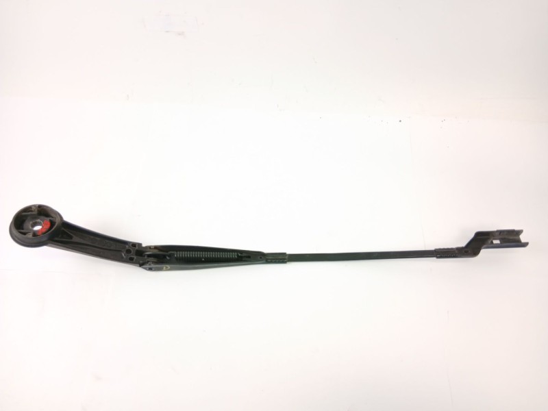 Recambio de brazo limpia delantero derecho para ford focus iii sedán 1.6 tdci referencia OEM IAM   