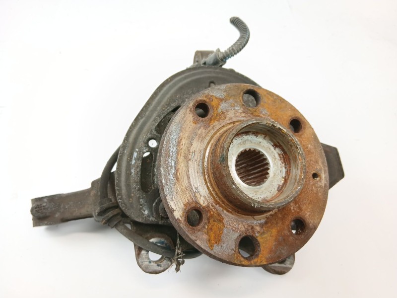 Recambio de mangueta delantera izquierda para opel corsa c club referencia OEM IAM 9156140  