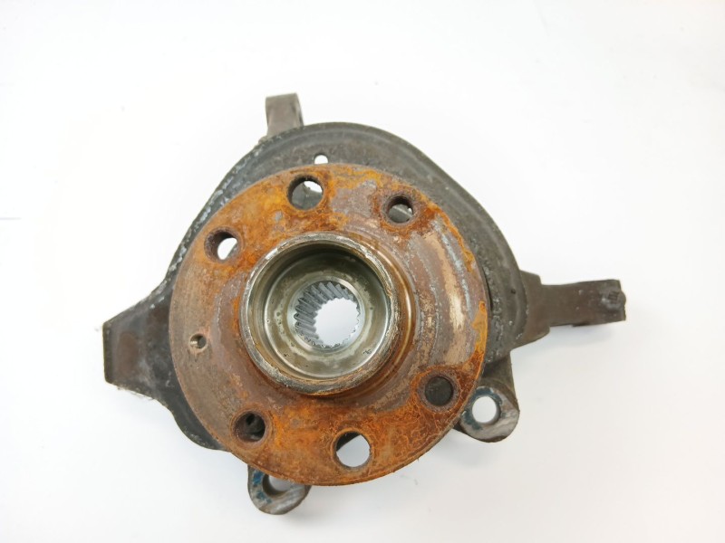 Recambio de mangueta delantera derecha para opel corsa c club referencia OEM IAM 9156141  