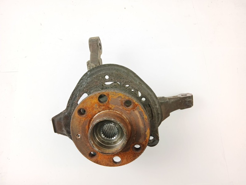Recambio de mangueta delantera derecha para opel corsa c club referencia OEM IAM 9156141  