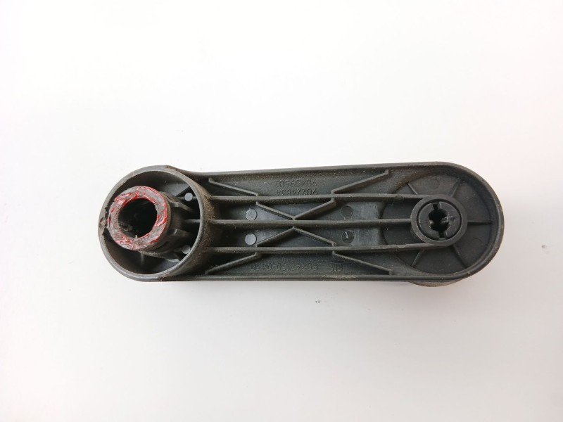 Recambio de maneta elevalunas trasera izquierda para opel corsa c club referencia OEM IAM 90247150  