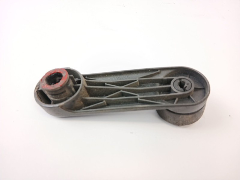Recambio de maneta elevalunas trasera izquierda para opel corsa c club referencia OEM IAM 90247150  