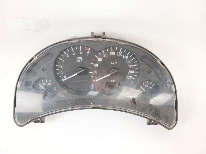 Recambio de cuadro instrumentos para opel corsa c club referencia OEM IAM 88311302  