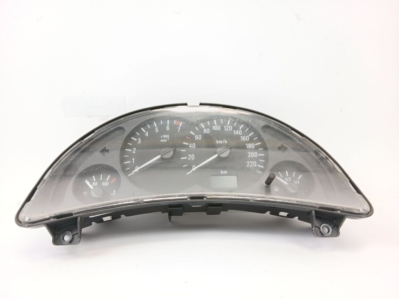 Recambio de cuadro instrumentos para opel corsa c club referencia OEM IAM 88311302  