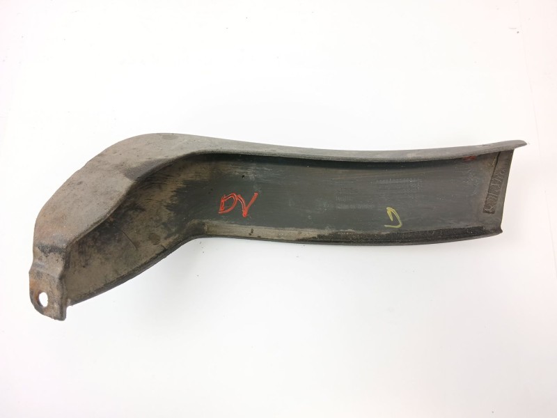 Recambio de moldura para opel corsa c club referencia OEM IAM 9121768  