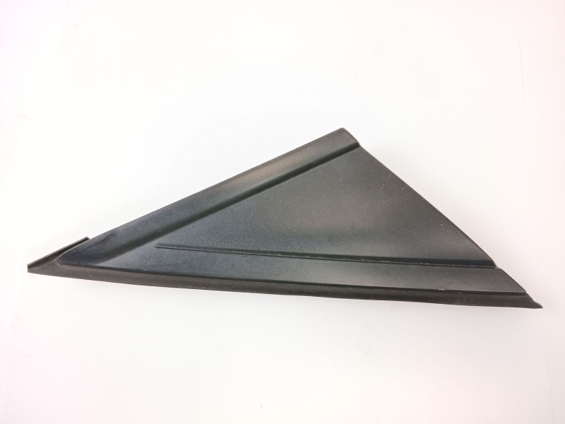 Recambio de moldura para ford focus iii sedán 1.6 tdci referencia OEM IAM BM51A16004  