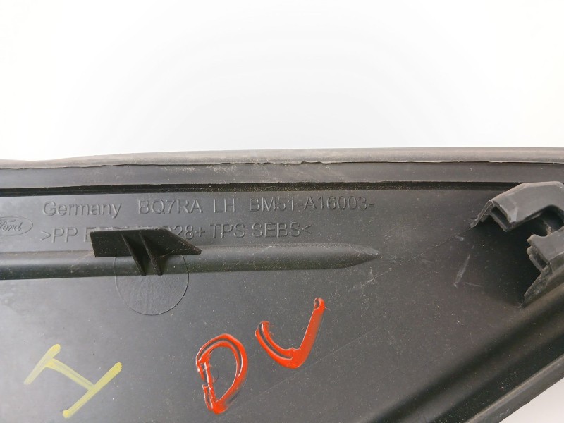 Recambio de moldura para ford focus iii sedán 1.6 tdci referencia OEM IAM BM51A16003  