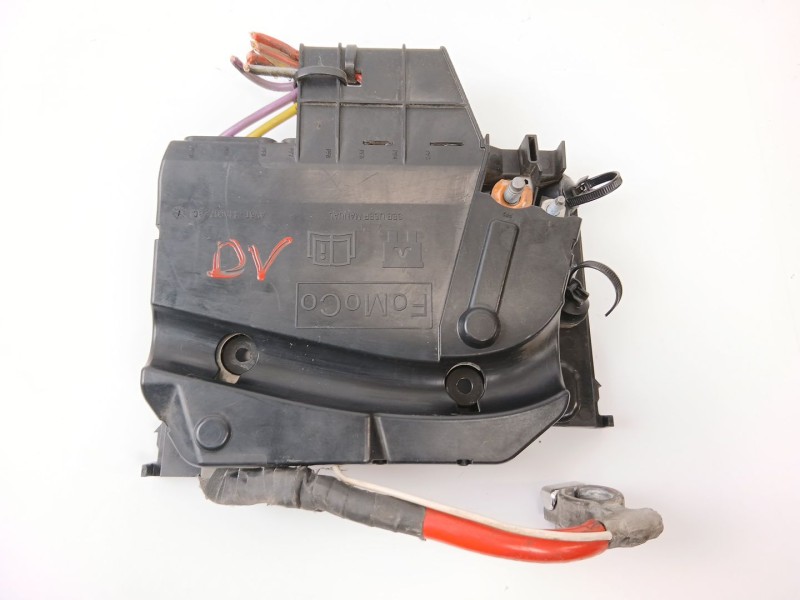 Recambio de caja reles / fusibles para ford focus iii sedán 1.6 tdci referencia OEM IAM 1802319041  