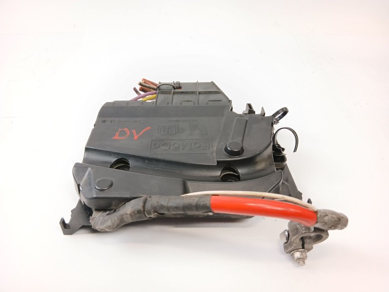 Recambio de caja reles / fusibles para ford focus iii sedán 1.6 tdci referencia OEM IAM 1802319041  