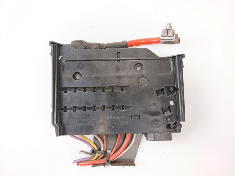 Recambio de caja reles / fusibles para ford focus iii sedán 1.6 tdci referencia OEM IAM 1802319041  