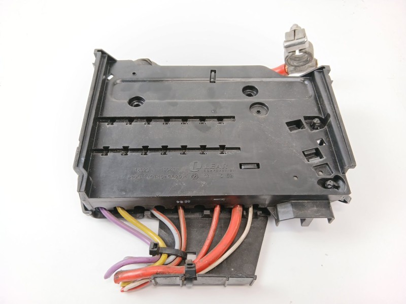Recambio de caja reles / fusibles para ford focus iii sedán 1.6 tdci referencia OEM IAM 1802319041  