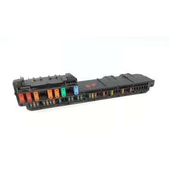 CAJA RELES / FUSIBLES 6957330 61146957330 6114695733001
