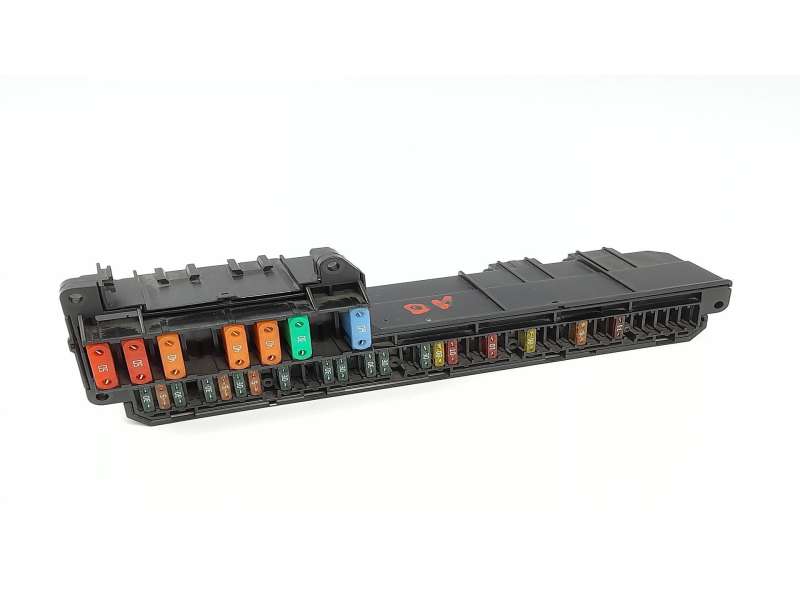 CAJA RELES / FUSIBLES 6957330 61146957330 6114695733001