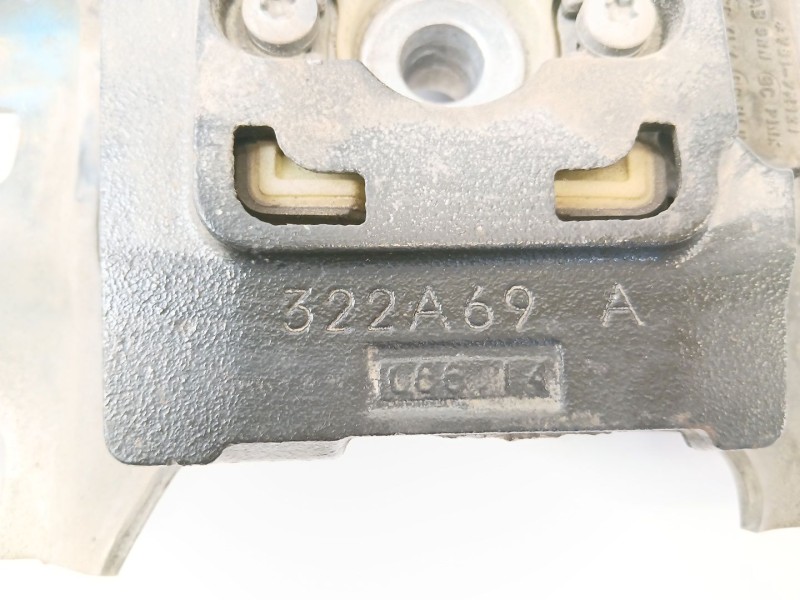 Recambio de soporte cambio para ford focus iii sedán 1.6 tdci referencia OEM IAM 322A69A  