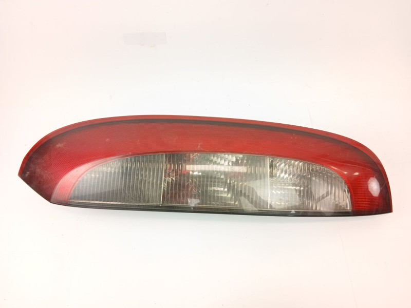 Recambio de piloto trasero derecho para opel corsa c club referencia OEM IAM 09114337  