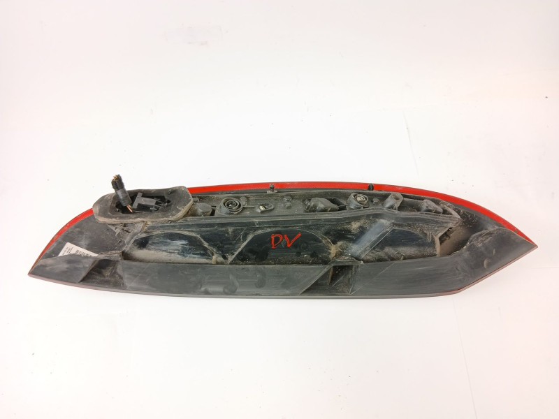 Recambio de piloto trasero derecho para opel corsa c club referencia OEM IAM 09114337  