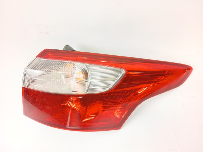 Recambio de piloto trasero derecho para ford focus iii sedán 1.6 tdci referencia OEM IAM BM5113404  