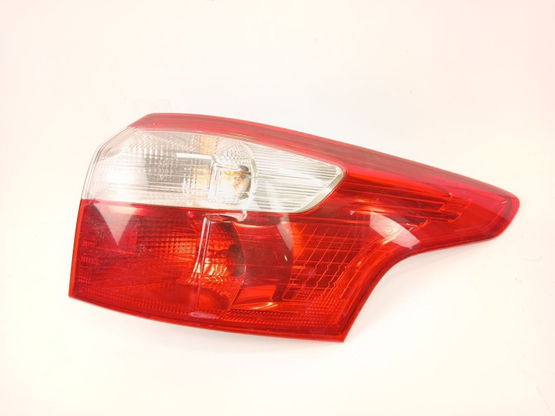 Recambio de piloto trasero derecho para ford focus iii sedán 1.6 tdci referencia OEM IAM BM5113404  