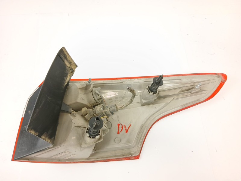 Recambio de piloto trasero izquierdo para ford focus iii sedán 1.6 tdci referencia OEM IAM BM5113405  
