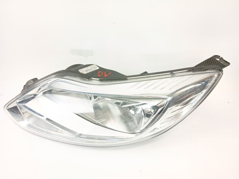 Recambio de faro izquierdo para ford focus iii sedán 1.6 tdci referencia OEM IAM BM5113W030  