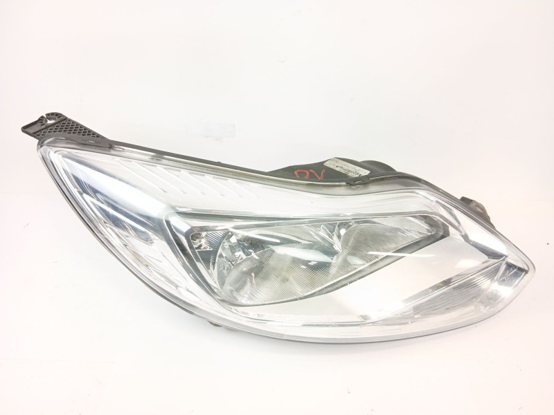 Recambio de faro derecho para ford focus iii sedán 1.6 tdci referencia OEM IAM BM5113W029  