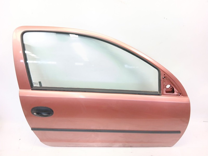 Recambio de puerta delantera derecha para opel corsa c club referencia OEM IAM   