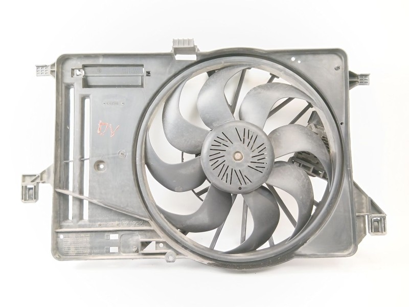 Recambio de electroventilador para ford focus iii sedán 1.6 tdci referencia OEM IAM 8V618C607  