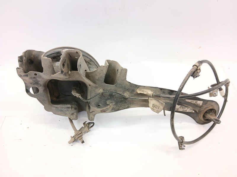 Recambio de mangueta trasera derecha para ford focus iii sedán 1.6 tdci referencia OEM IAM BV612209R  